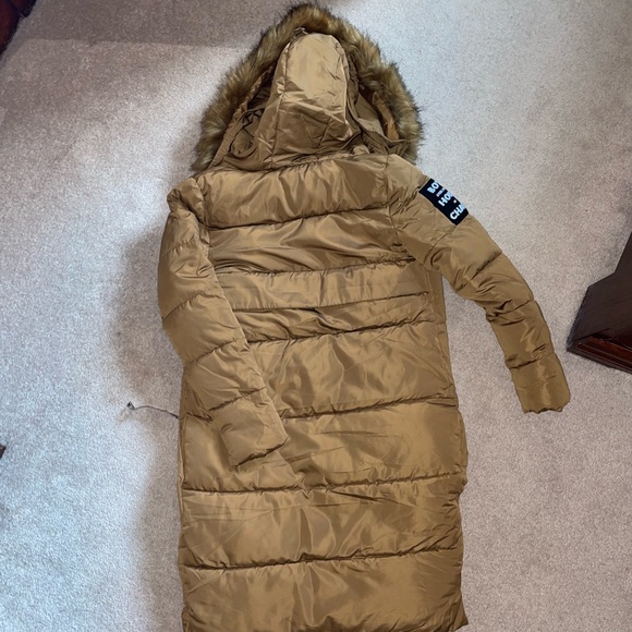 SUMMER SALE 💐🎉 Brown Coat with Fur - Picture 9 of 9